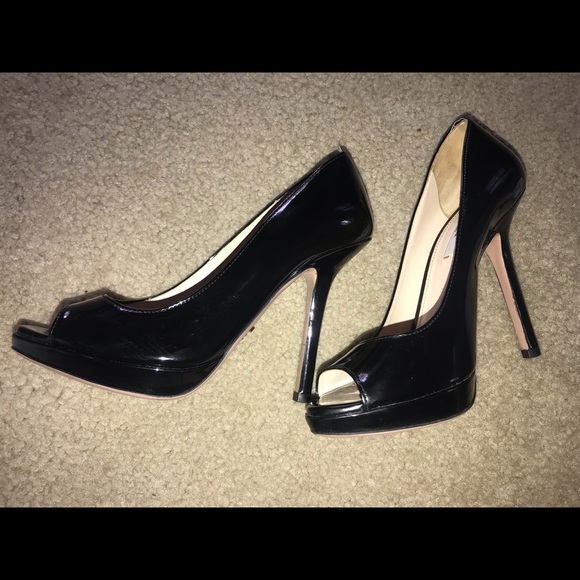 Authentic Prada peep toe heels - Picture 4 of 6